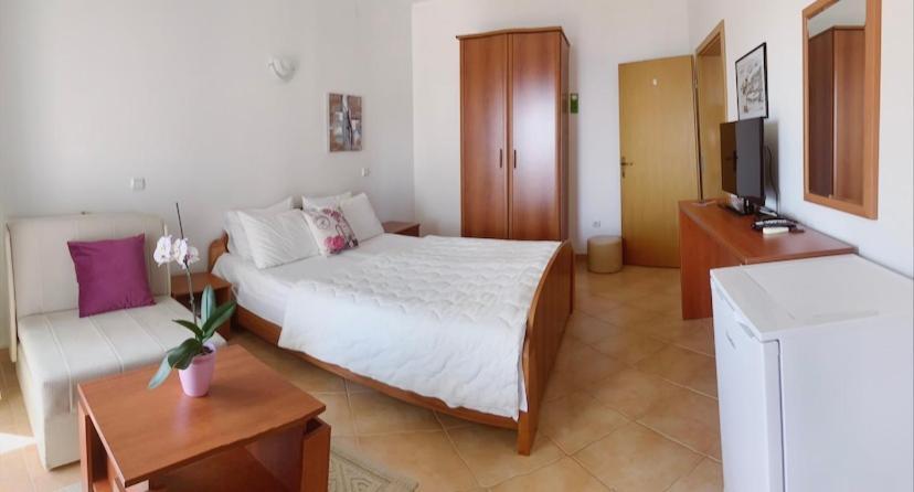 Apartments Hollaj Улцинь Экстерьер фото