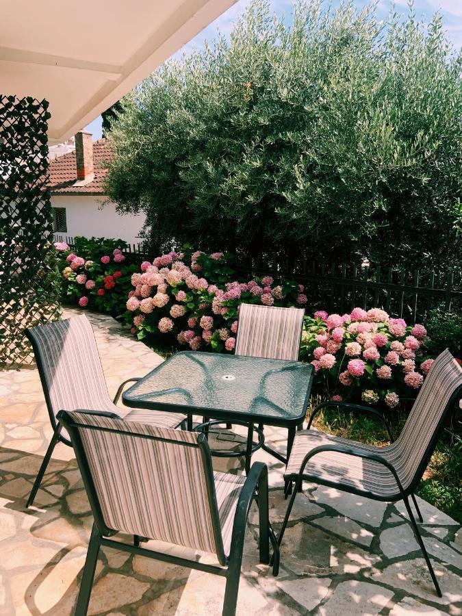 Apartments Hollaj Улцинь Экстерьер фото