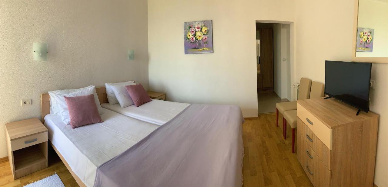 Apartments Hollaj Улцинь Экстерьер фото