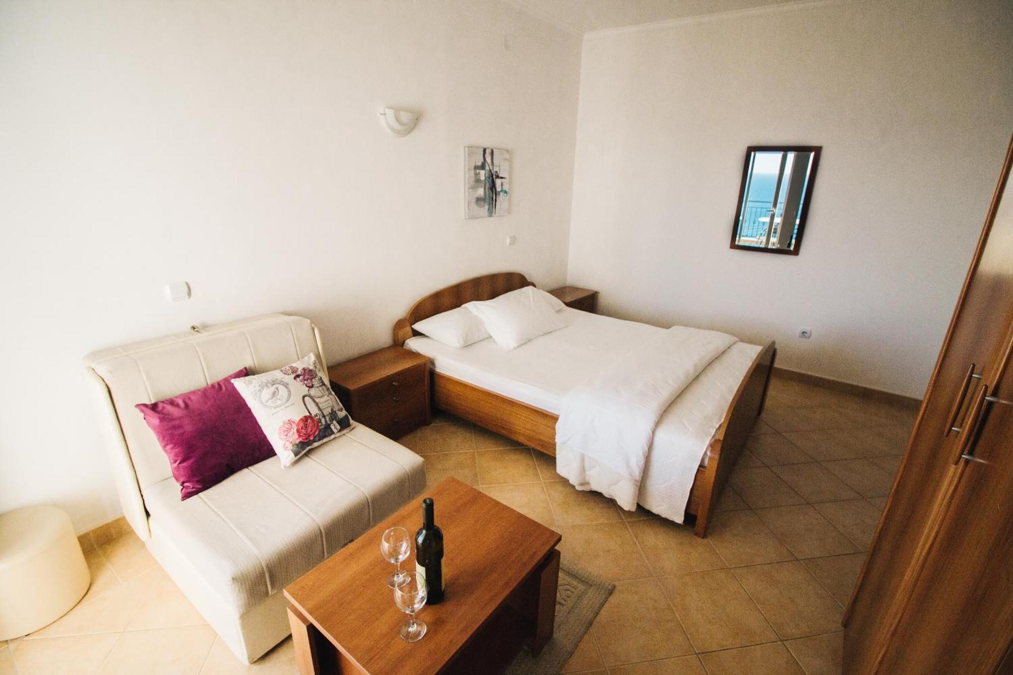 Apartments Hollaj Улцинь Экстерьер фото