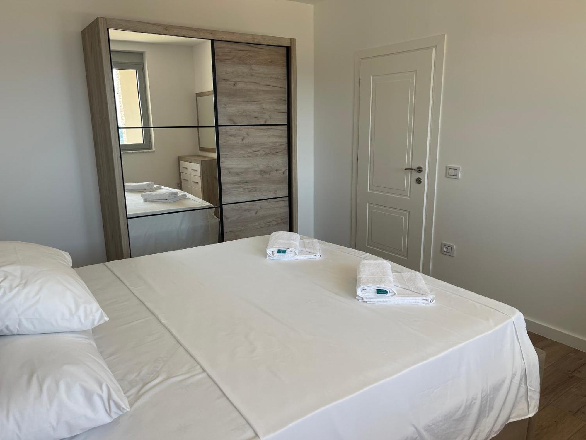 Apartments Hollaj Улцинь Экстерьер фото