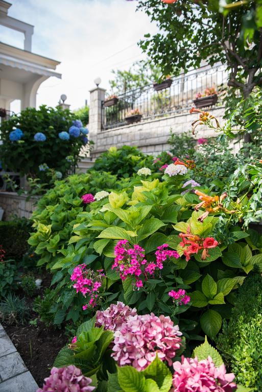 Apartments Hollaj Улцинь Экстерьер фото